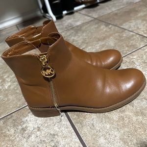 Micheal Kors women boots
